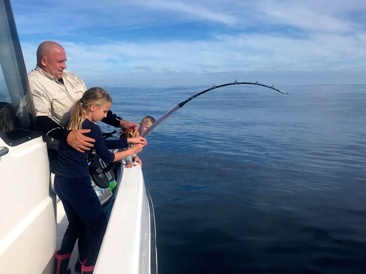 deep sea fishing - fishin on the line - yellowfin tuna fishing hout bay - cape town 1